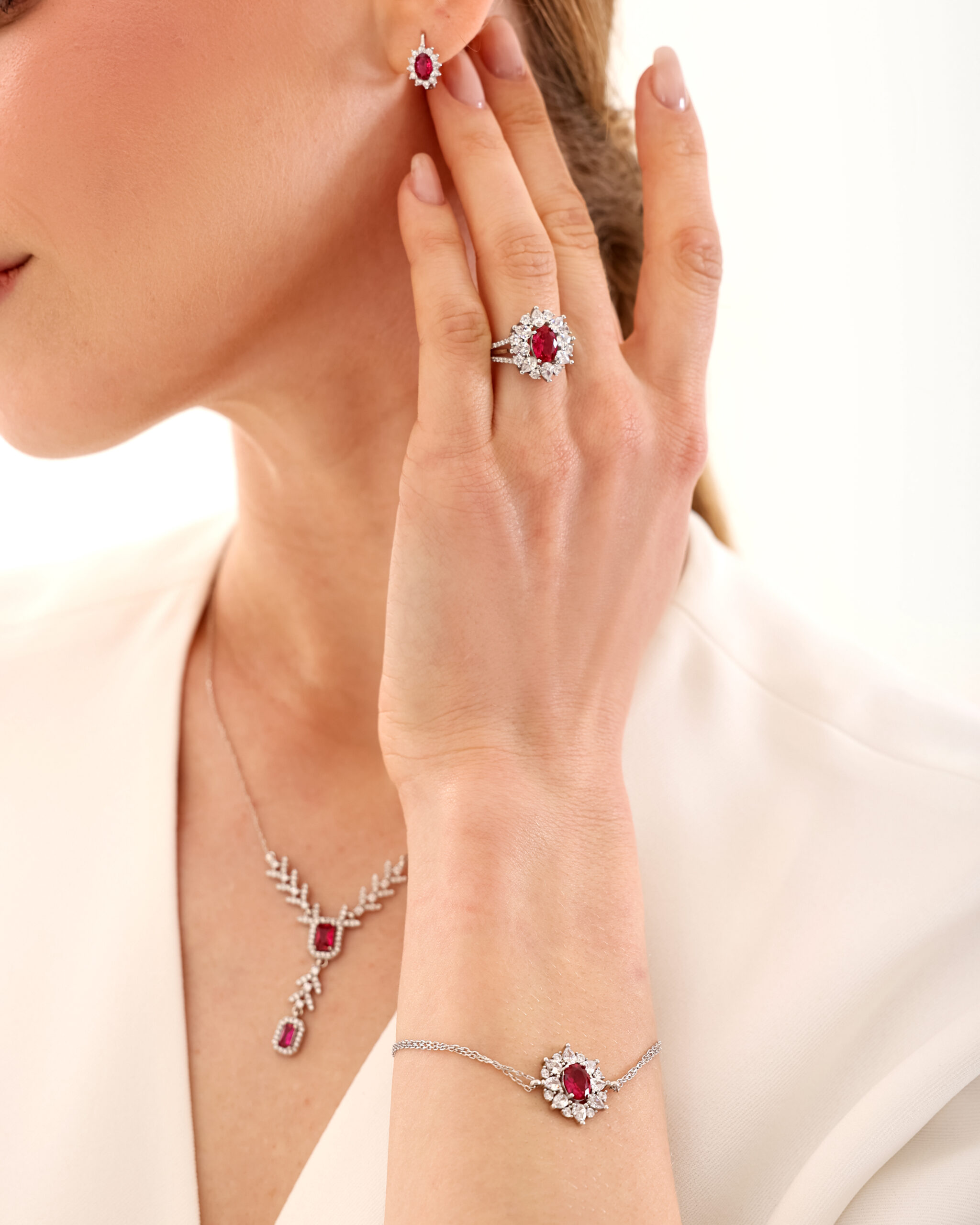 Effective Diamond Sentetik Gümüş Yüzük